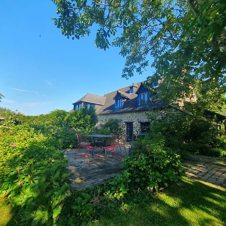 Grande maison en pierre, calme, jardin arboré. Roz-Landrieux Exterior foto