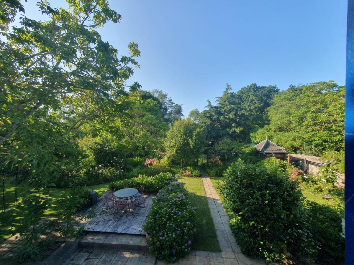 Grande maison en pierre, calme, jardin arboré. Roz-Landrieux Exterior foto